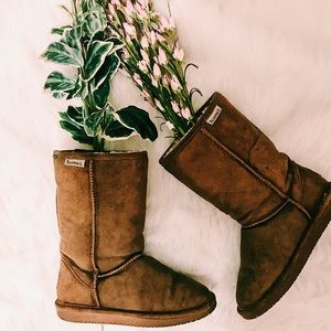 Bearpaw Boots 🌷